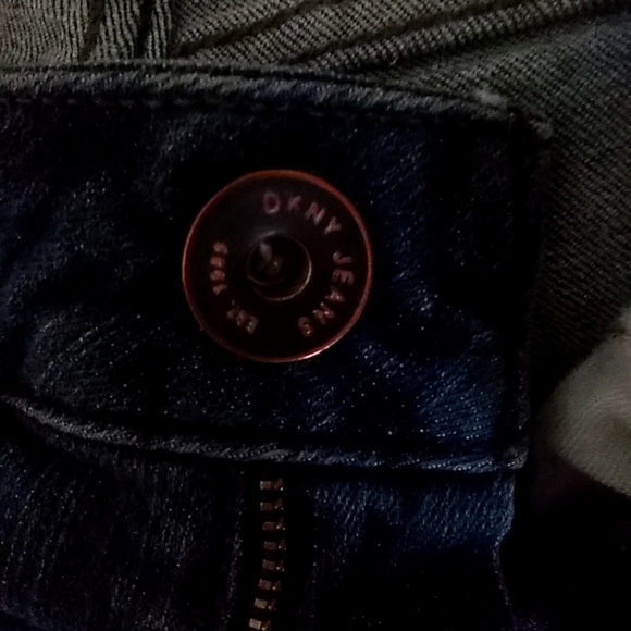 DKNY Jeans - Picture 3 of 5